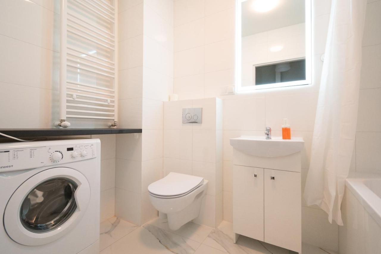 Apartament Alpha Lodź Bagian luar foto