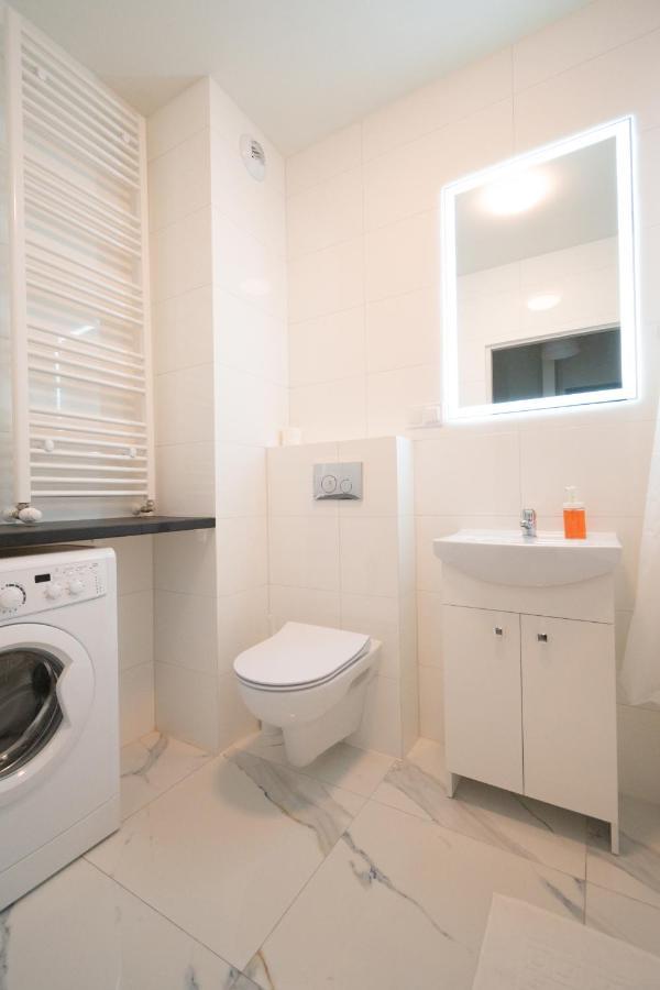Apartament Alpha Lodź Bagian luar foto